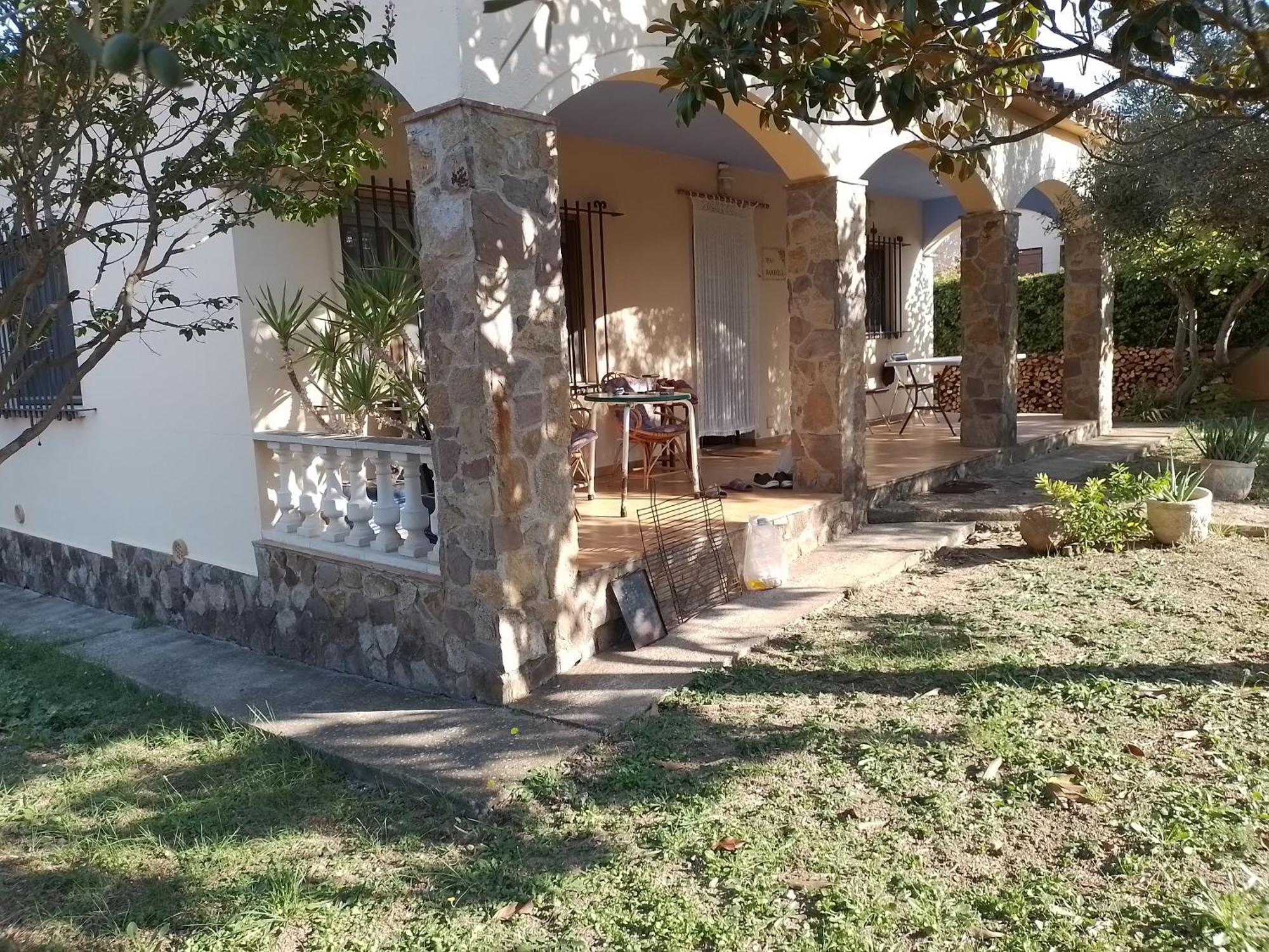 Casa amb jardí a poble de l'Alt Empordà Vila Vilaur Exterior foto